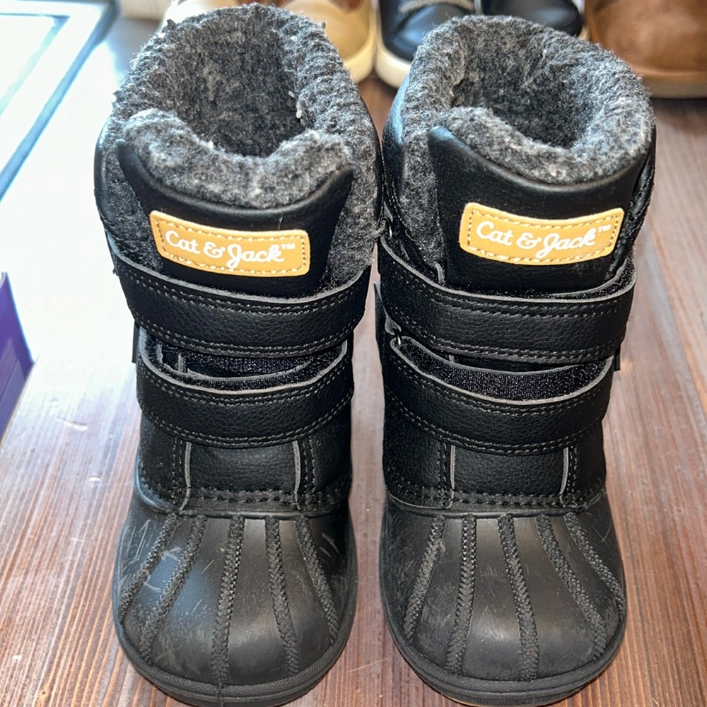 Cat and Jack winter boot.